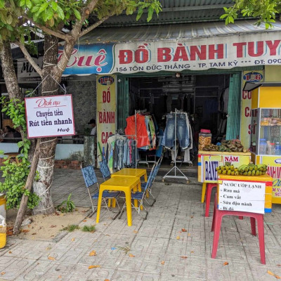 Cần sang shop quần áo second hand sẵn gần 2500 quần/áo và nội thất