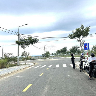 Bán lô kề chợ Vĩnh Điện cách Siêu Thị Go 1km chỉ 850 Triệu để sỏ hữu