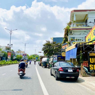 Chính chủ ngộp bank bán gấp lô giáp TT Vĩnh Điện sầm uất/Sổ hồng sẵn