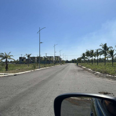 Vợ chồng vỡ nợ cần bán gấp 2 lô đất nền biệt thự đẹp ven sông cổ cò.