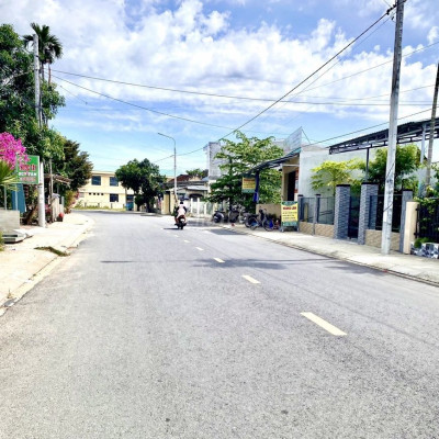 Bán Đất MẶt Tiền Thị Trấn-Giá 7xx-Sổ Sẵn-Ngay CHợ Sầm Uất