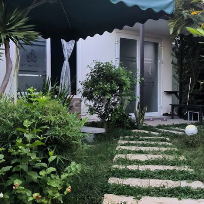 MBKD SÂN VƯờN 250M2 - MẶT TIỀN ĐƯờNG CHÍNH DT605