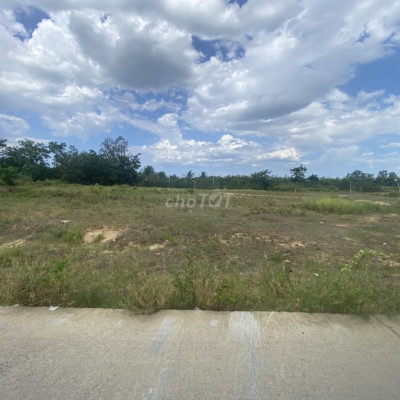 Sụp hầm hết cỡ lô Đất nền KDC Bê Thui 10, 200m2, ngang 8m, gần Hội An