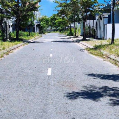 Chính chủ cần tiền bán nhanh lô ngay chợ Điện Ngọc 122,5m đường 17m5