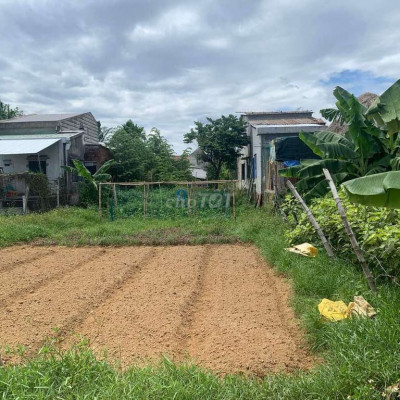 Đất thị trấn Nam Phước sập hầm