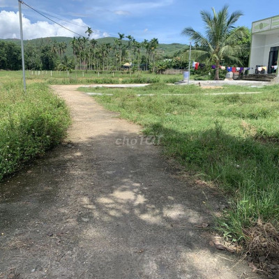 Siêu phẩm ngang 10m giáp ranh Đà Nẵng giá chỉ 680 triệu, Sổ Hồng sẵn