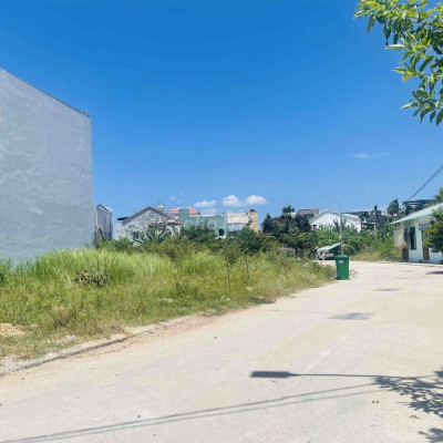 Đất ngay ubnd Vĩnh Điện, 90m2, giá rẻ, sổ sẵn, đường 7m5, dân cư mới