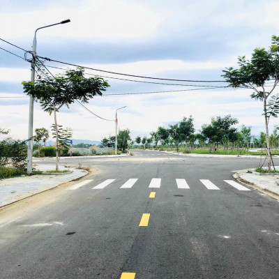 BÁN LÔ MẶT TIỀN ĐƯỜNG NHỰA TẠI TRUNG TÂM VĨNH ĐIỆN