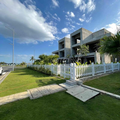 Bán Gấp Trả Nợ, Lô biệt thự 2 mặt tiền bên cạnh sông Cổ Cò