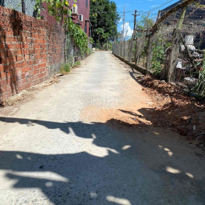 Bán nhanh bê tông gần chợ, gần fpt , giá 1ty080