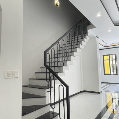 Nhà nguyên căn đối diện Naman Retreat