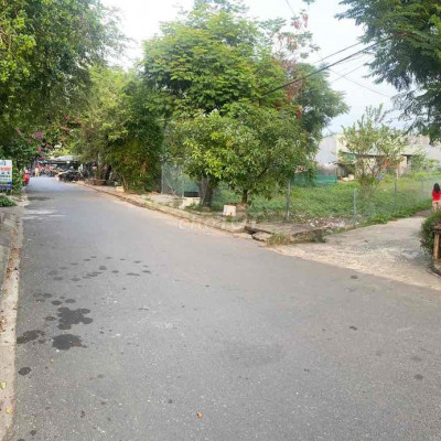 Lô góc-sát chợ thanh quýt-mặt tiền 9,5m-sạch k cống trụ-1,9 tỷ-c chủ