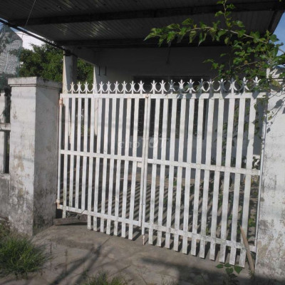 Nhà có đường 4m, LH: ***