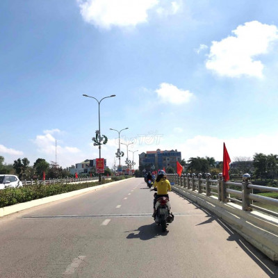 BÁN LÔ MẶT TIỀN ĐƯỜNG NHỰA GẦN DT609