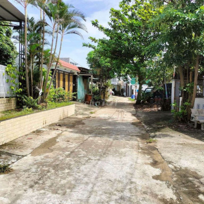 Bê tông chính Điện Nam Bắc. Giá đầu tư