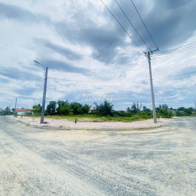 Đất biệt thự 300m2 gần sông Hoài Hội An