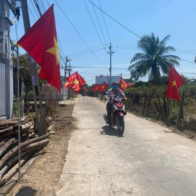 Bán lô mặt tiền Nguyễn Sinh Sắc Điện Ngọc