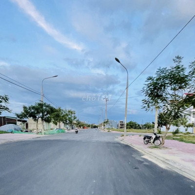 CẦN BÁN LÔ ĐẤT 1.8  TỶ CẠNH NGUYỄN TẤT THÀNH GẦN CHỢ MỚI LAI NGHI