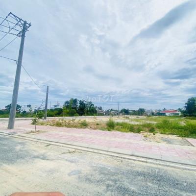 Cần bán lô 300m2 đất biệt thự cạnh sông Hoài phố cổ Hội An