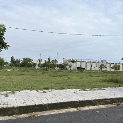 Đất đô thị Điện Ngọc lòng đường 5m5, cách biển chỉ tầm 1km, sạch đẹp