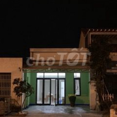 Cho thuê nhà Cấp 4 mặt tiền đường Nguyễn Hoàng Gần Ga Tam Kỳ