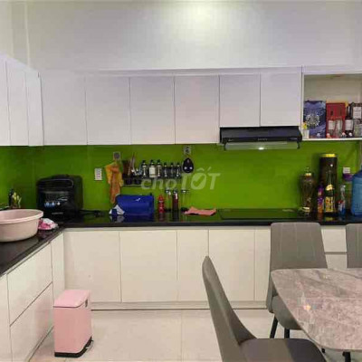 Sập thực sự. Nhà ngay chợ 2 mê chỉ nhỉnh 2 tỷ.