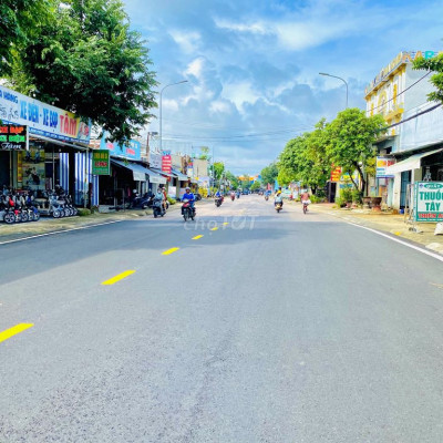 2 lô đất nền gần chợ kinh doanh buôn bán,cách QL1A chỉ 600m, QH 9m5