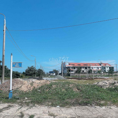 lô góc mặt tiền trường Sa đối diện sông Hội An