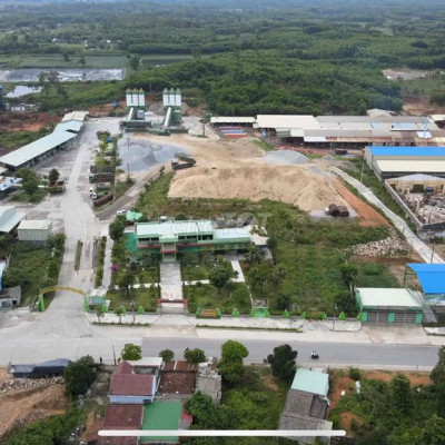 Mặt tiền đường lớn Dt611