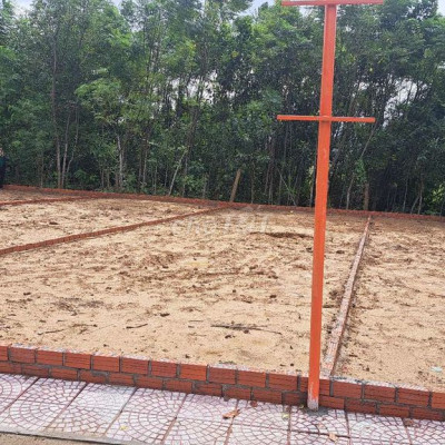 Đất phân lô vuôn vức như hình cho thương nhân và khách bình dân