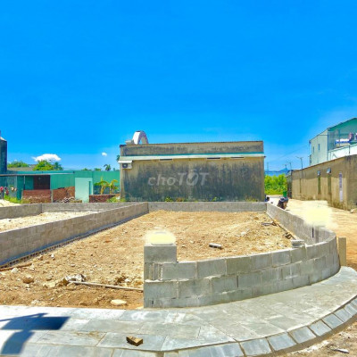 chính chủ lô biệt thự - ngay gần chợ Lạc Thành và Chợ Ái Nghĩa