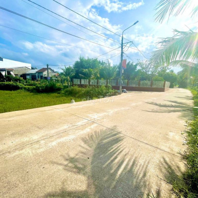 Đất đẹp sát chợ La Tháp chỉ với 6xx, sẵn sổ