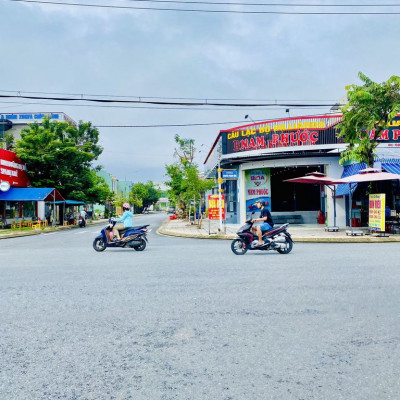 Đất cạnh chợ kinh doanh buôn bán nằm ven Hội An,view sông.Giá từ 8xx.