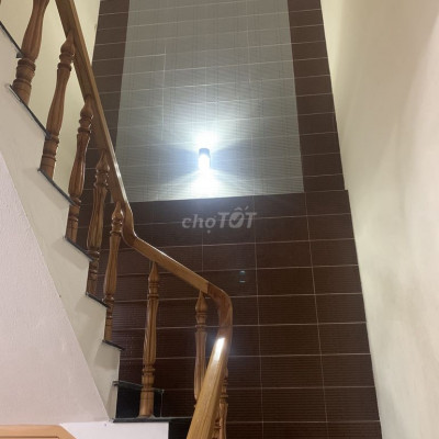 Nhà hai tầng 120m2, 4 phòng ngủ, đường Ngô tất tố, phường Điện Ngọc