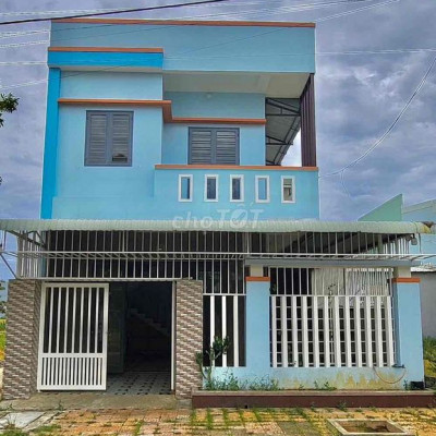 Nhà 2 tầng đường Ngô tất tố sau đại học nội vụ chuyển công tác cần bán