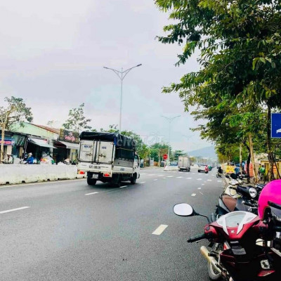 Lô Điện Hồng sát đường Hùng Vương thuận lợi kinh doanh buôn bán