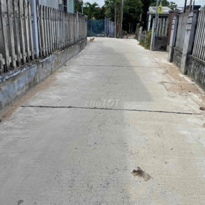 kẹt tiền bán gấp. lô đất ngay chợ, cách quốc lộ 500m