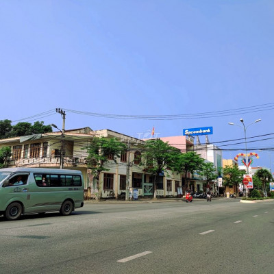 12 x 20 lô đôi ngay trục Hùng Vương Ái Nghĩa,cách 1 cái nhà tới đất