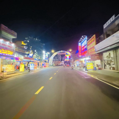 Bán lô đất ở hoàn toàn nằm sau lưng khu TTHC Huyện -Đường ô tô-Sẵn sổ.