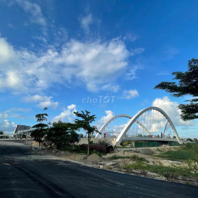 cắt lỗ lô đường 10m5 sát biển Viêm Đông, dtich 125m2