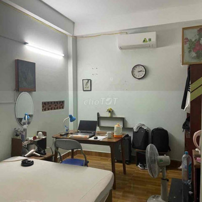 Phòng trọ ngay ngã ba 27 Trần Hưng Đạo, gần ĐH FPT, CĐ Việt Hàn