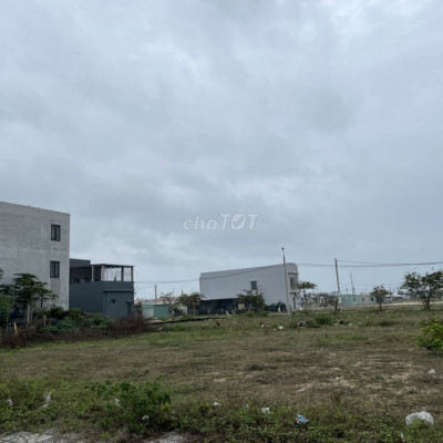 Đất biển KĐT Ngọc Dương đường 7m5, trục thông đẹp. Giá sập hầm