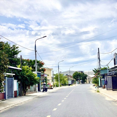 Ban gấp lô đất sát trục QL1A - Đường 5m - chỉ 700tr