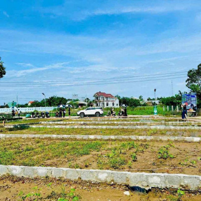 Bán gấp 5 lô liền kề sát Khu Phố Chợ mặt tiền Hùng Vương vào 100m