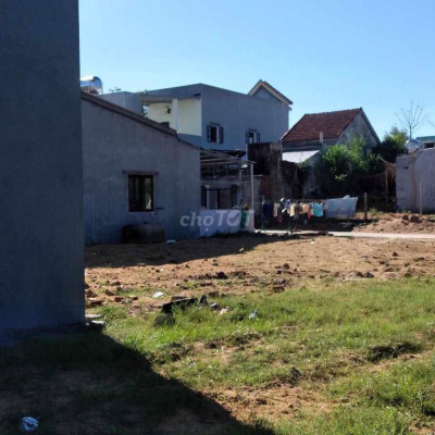 Chính chủ bán lô đất gần ngã tư Điện Nam Đông