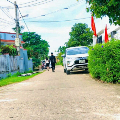 Lô 320m2 biệt thự ngang 9m5,đất 2 mặt tiền đường cách chợ Lệ Trạch 3km