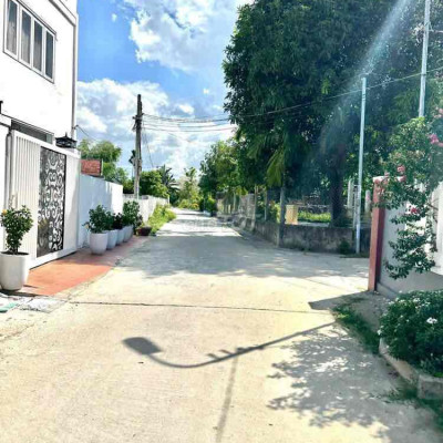 Chỉ 6xxtr bán nhanh lô 215m2 đất gần chợ Lệ Trạch đường betong 5m