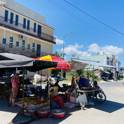 Bán 2 lô góc liền kề. view sông và đối diện mặt tiền đường chu văn an.