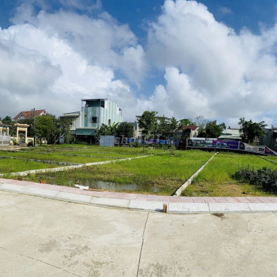 Đất đô thị - Sát QL1A – Sẵn sổ Hồng – CÓ 3 lô liền kề.