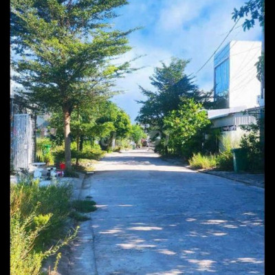 Đất đường 5,5m cạnh khu công nghiệp Điện Ngọc giá sụp hầm